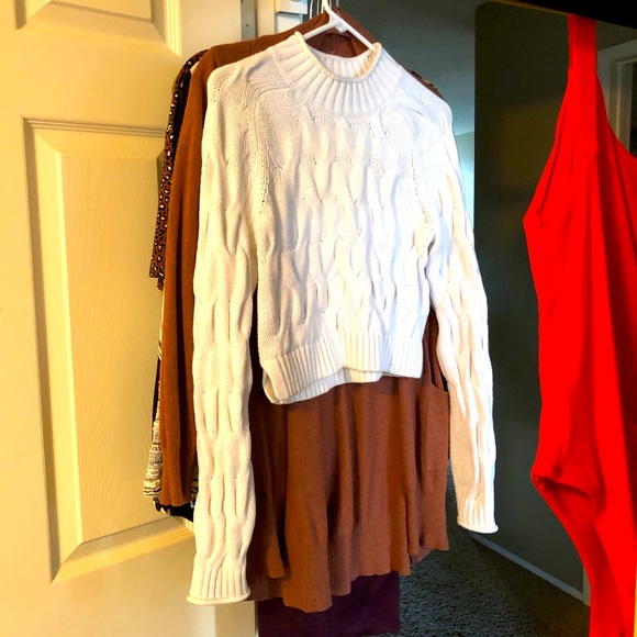 White BR Cropped High Neck Cable sweater - Picture 2 of 5